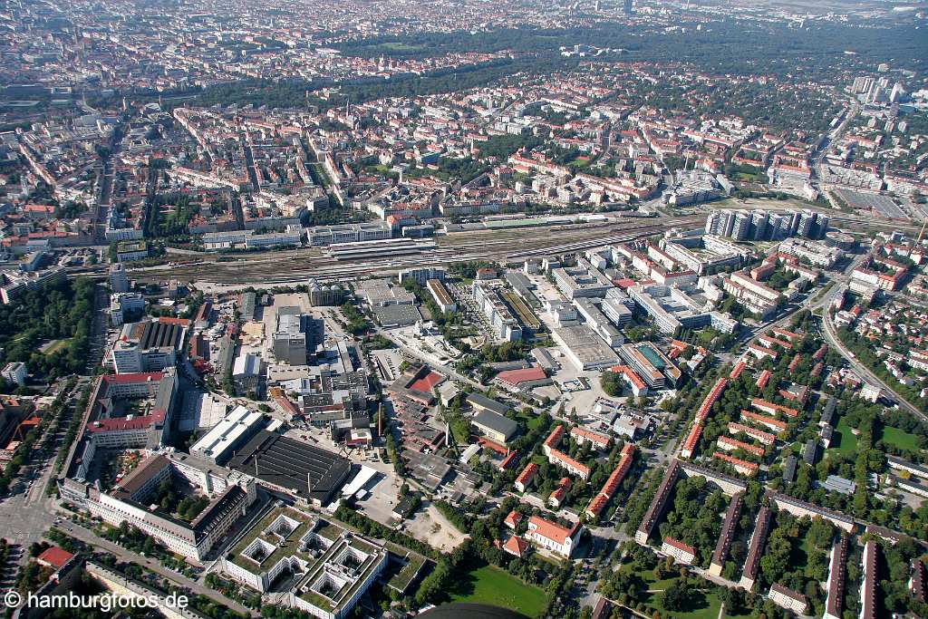 id108063 München an der Isar aus der Vogelperspektive | Munich from a bird's eye view , aerial photography, aerial picture, aerial pictures, air photo, air photos, Bayern, bird's eye view, Germany, Isar, Landeshauptstadt, Luftbild, Luftbilder, München, Munich, Vogelperspektive