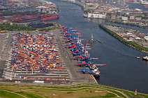 id106489 Luftbild, Luftbilder, aerial photography Hamburg | Containerterminal Altenwerder, Ballinkai, Köhlbrand mit Köhlbrandbrücke, links Sandauhafen, rechts Kattwyk