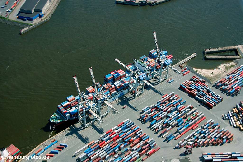 id106432 Luftbild, Luftbilder, aerial photography Hamburg | Toller Ort Terminal mit Containerschiff, Vessel