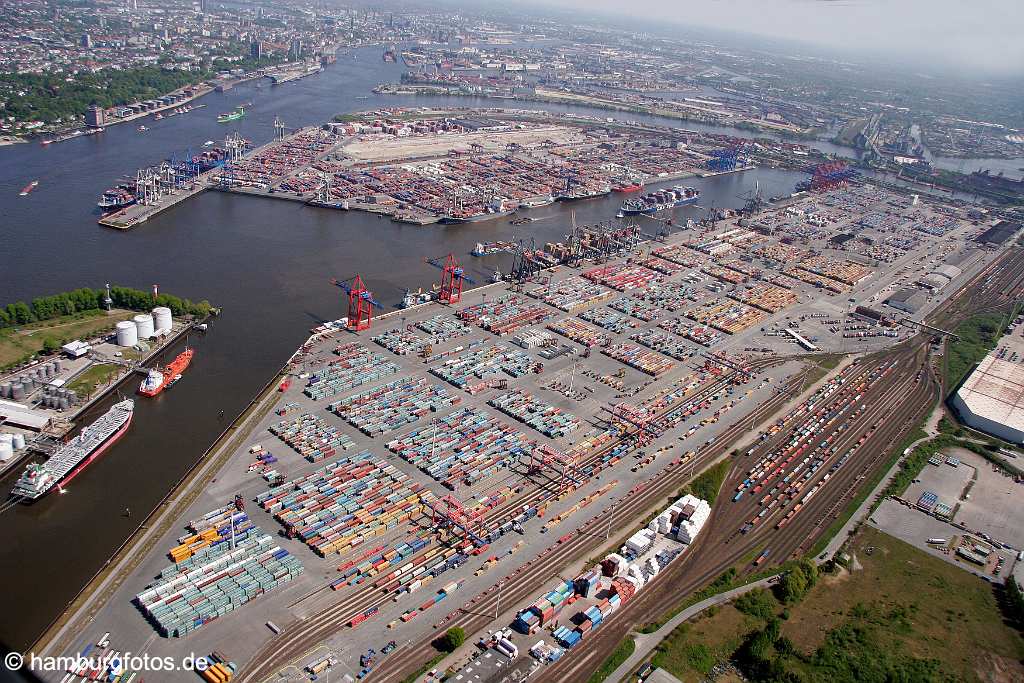 id106468 Luftbild, Luftbilder, aerial photography Hamburg | Hamburger Hafen, Containerterminals im Hambuger Stadtteil Waltershof, Blick bis zu den Landungsbrücken