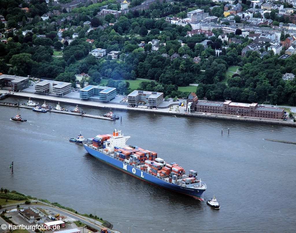 id109568 Containerschiff Paramount der Reederei MOL in Hamburg Neumühlen