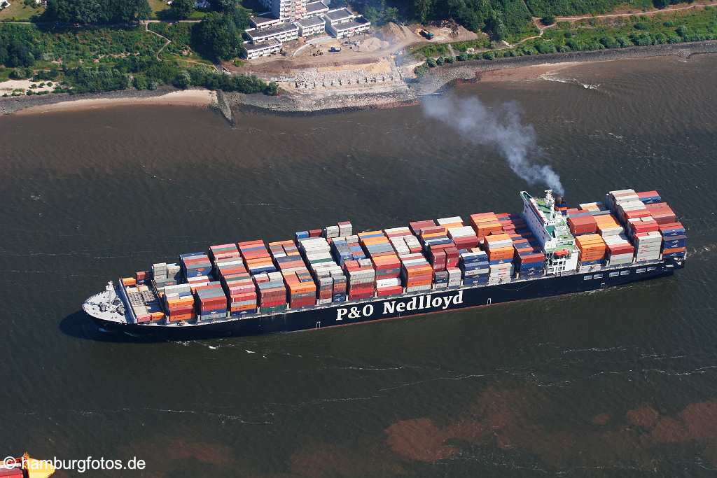 id109586 Containerschiff