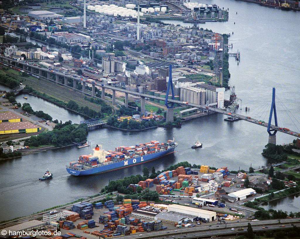 id209567 Containerschiff Paramount vor der Köhlbrandbrücke in Hamburg