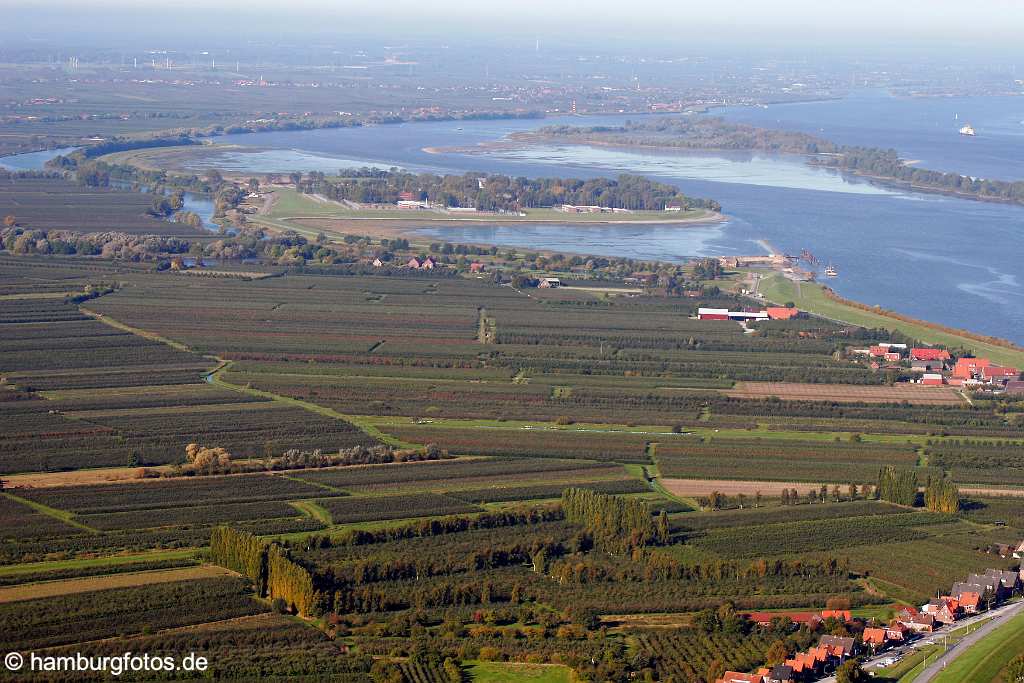 id104215 Luftbild Hamburg | Hahnh�fer Sand, Hanskalbsand, Gemeinde Jork