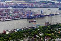 fsy_3160 Luftbild Hamburg | Neum�hlen, Die Perlenkette, Containerterminal Burchardkai, Norderelbe, Schiffe