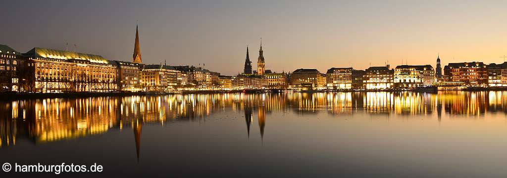 skyline_hamburg_P010 Nachtaufnahme zur "blauen Stunde" Skyline, Panoramabild Hamburg, Binnenalster, Ballindamm, Jungfernstieg