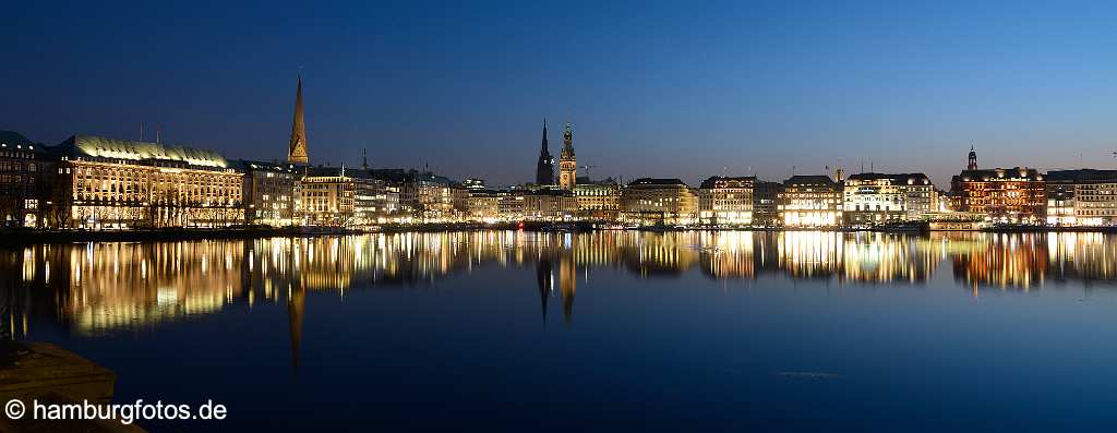 skyline_hamburg_P014 Nachtaufnahme zur "blauen Stunde" Skyline, Panoramabild Hamburg, Binnenalster, Ballindamm, Jungfernstieg