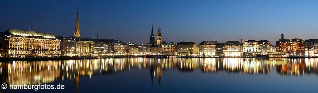 skyline_hamburg_P014 Nachtaufnahme zur "blauen Stunde" Skyline, Panoramabild Hamburg, Binnenalster, Ballindamm, Jungfernstieg