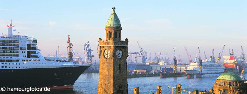 skyline_hamburg_P037 Hamburger Hafen, Kreuzfahrtschiff Queen Mary 2