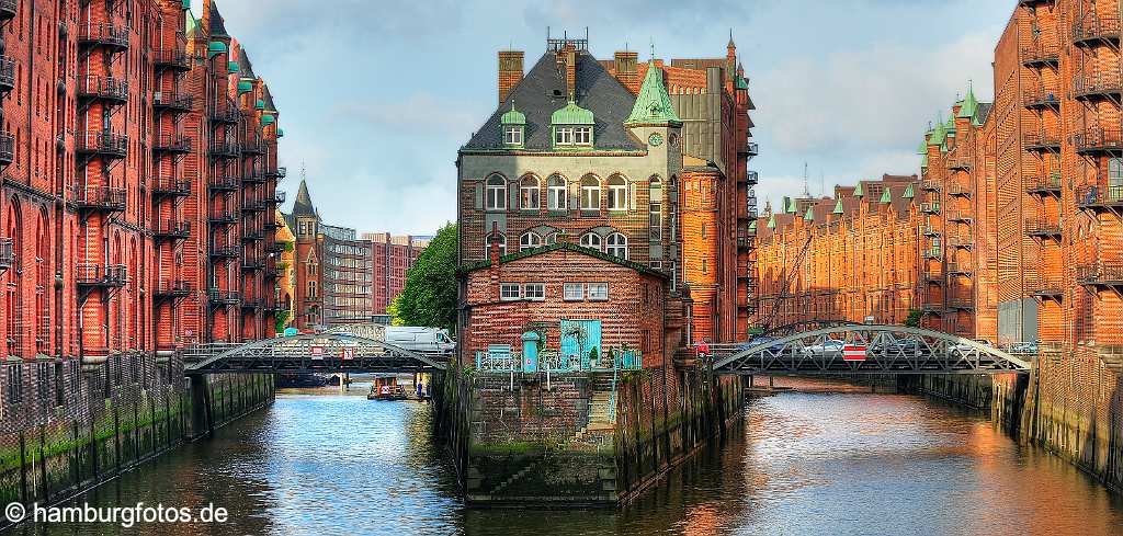 skyline_hamburg_P069 Hamburg | Hamburger Speicherstadt | HDR-Bild, Hochkontrastbild, High Dynamic Range Image