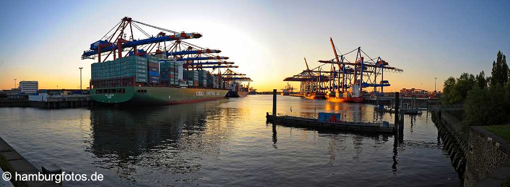 skyline_hamburg_P080 Waltershofer Hafen, Containerterminals im Sonnenuntergang