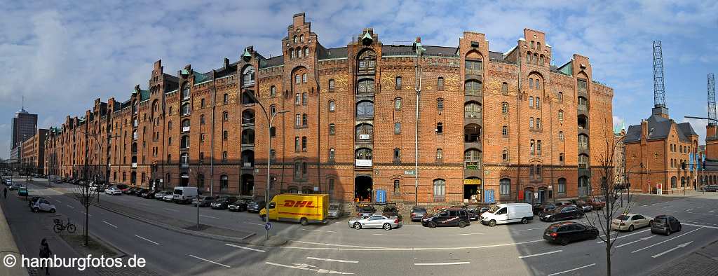 skyline_hamburg_P088 Panoramabild Hamburg - Hafencity, Am Sandtorkai