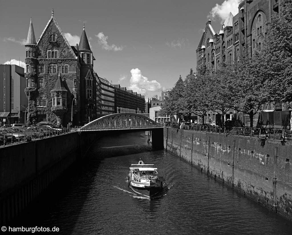 hamburg_schwarzweiss_043 Hamburg | Speicherstadt, Block 0, Barkasse, Brooksfleet, Fleet Mittelformat, Mittelformatdia 6x7 cm, MF, Bilddaten bis ca. 700 MB von uns lieferbar, Hamburg Bilder in schwarzweiss, schwarz-weiss