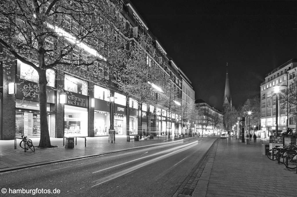 hamburg_schwarzweiss_054 Hamburg | Mönckebergstraße bei Nacht