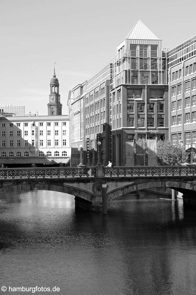 hamburg_schwarzweiss_121 Hamburger Innenstadt, Michel