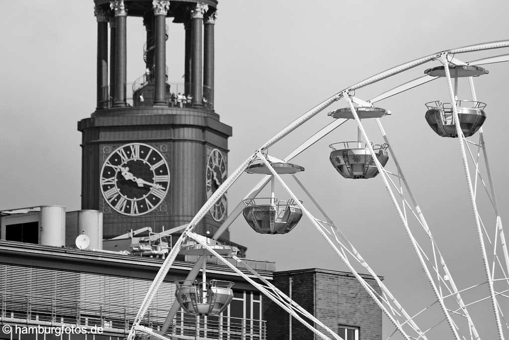 hamburg_schwarzweiss_169 Hamburg | Hafengeburtstag | Hamburger Hafen, St.Michaelis, Michel, Riesenrad