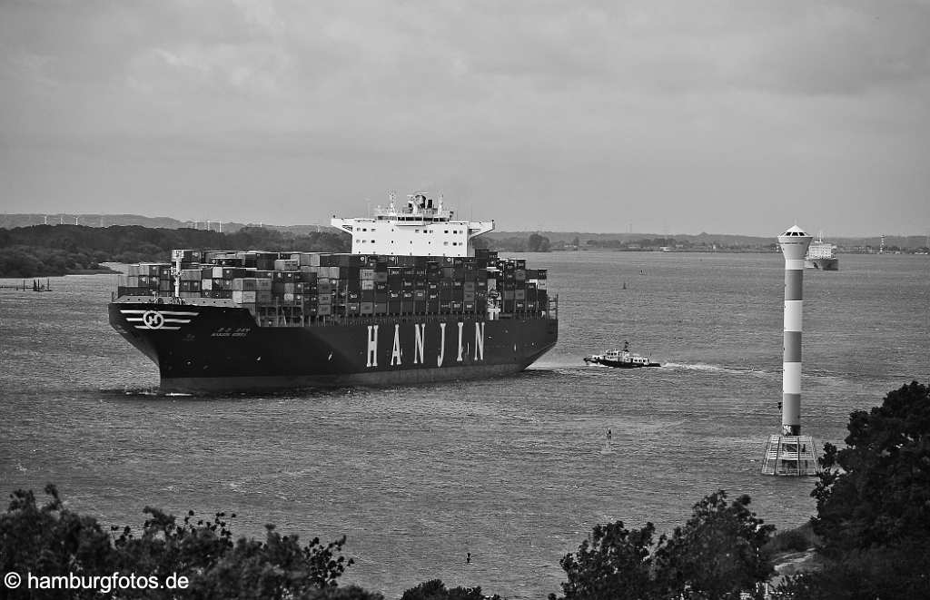 hamburg_schwarzweiss_214 Vessel vor Blankenese