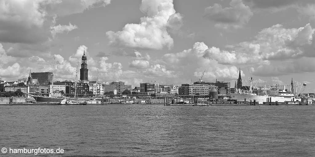 hamburg_schwarzweiss_220 Skyline Panoramabild Hamburg