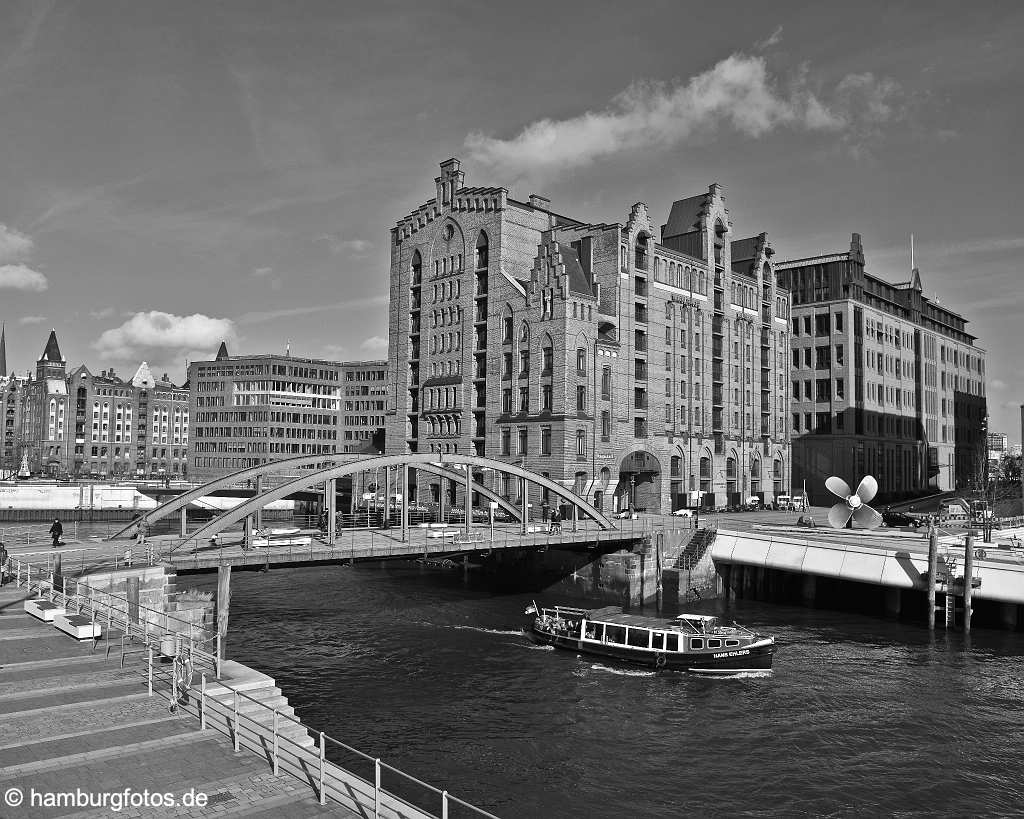 id520780_SW Internationales Maritimes Museum Hamburg 2014 in schwarzweiss