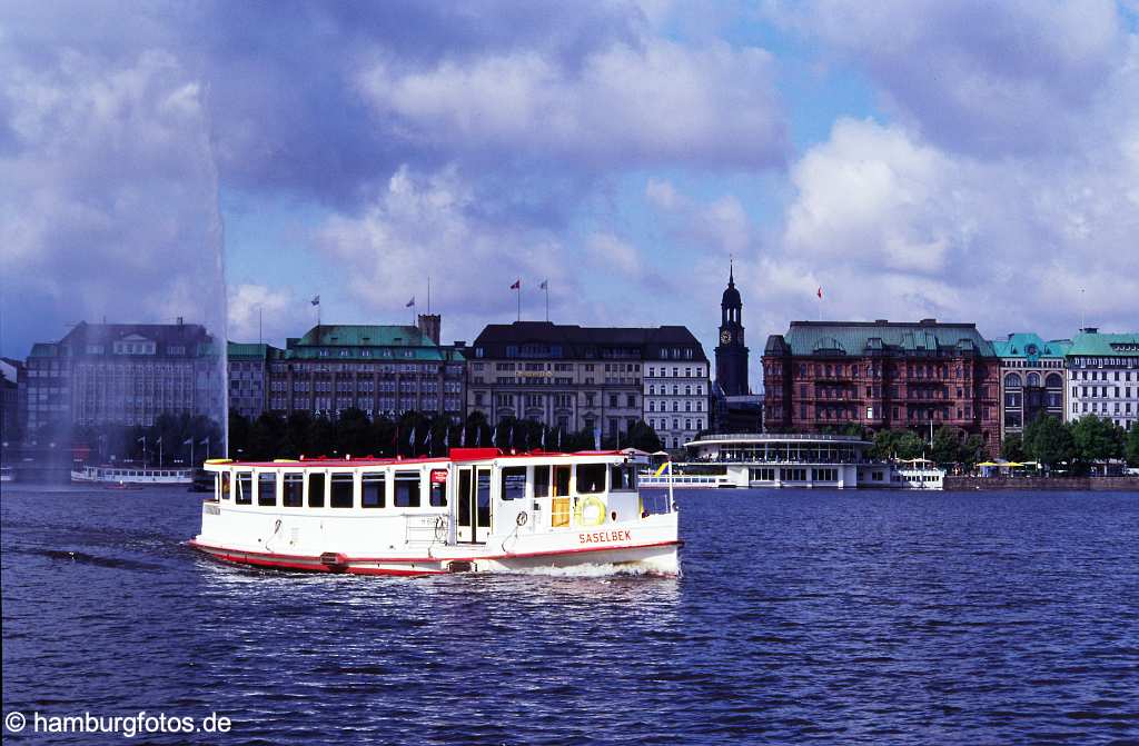 id100940 Hamburger Binnenalster mit Alsterschiff