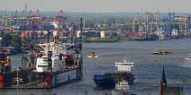 id501754 Skyline Hamburger Hafen mit Elbe und Docks
