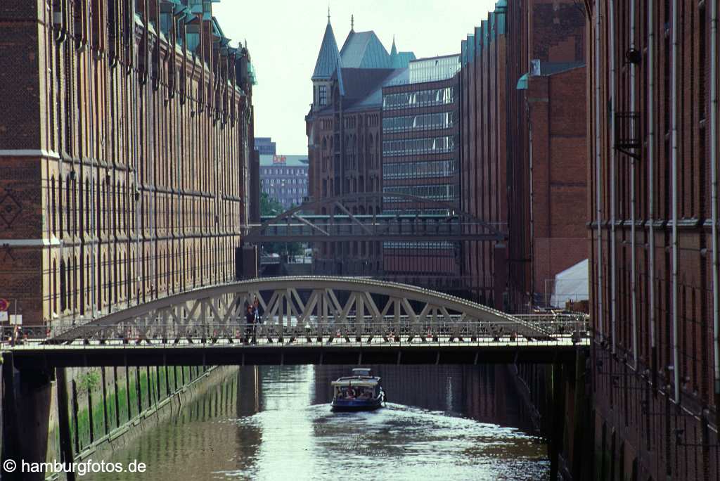 id104770 Hamburg Speicherstadt, Brooksfleet, historische Speicher, Laeger, Fleete