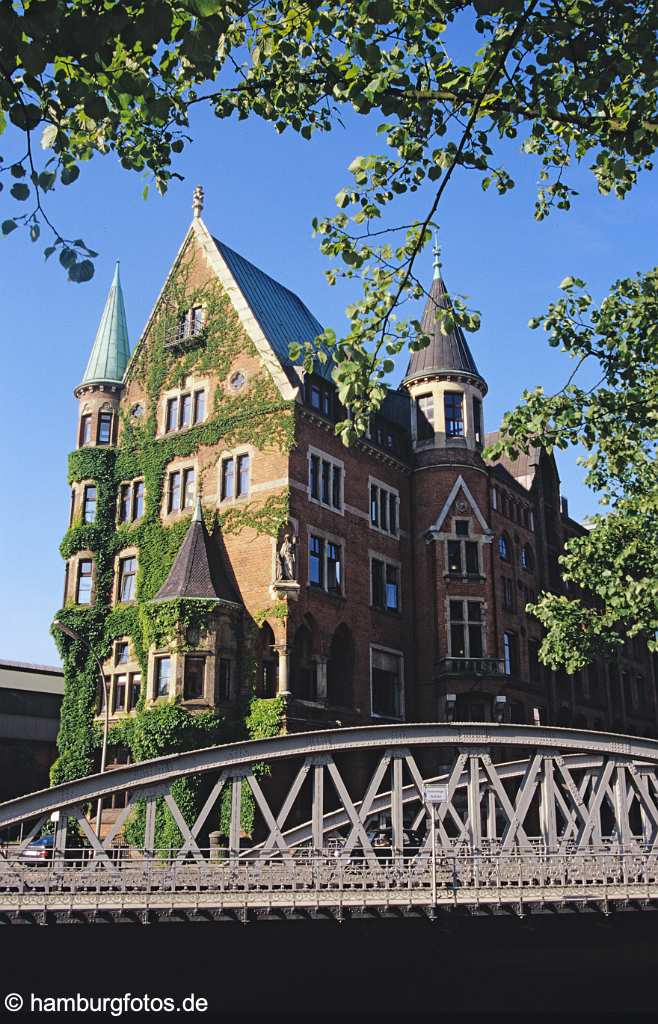 id104826 Hamburg Speicherstadt, Block O, historische Speicher, Brücke, Laeger, Fleete