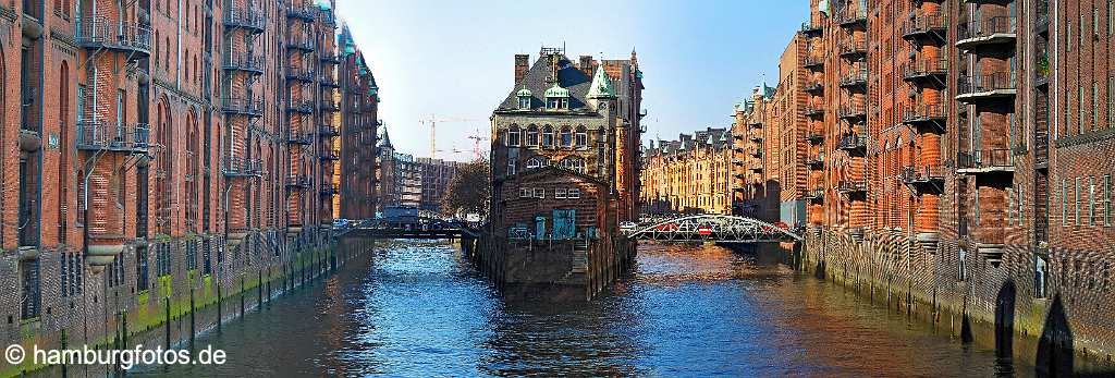 id114771 Panoramabild Hamburg - Hafencity, Wasserschloesschen, Speicherstadt