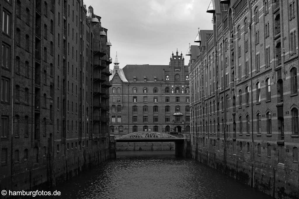 id501730_SW Hamburg-Hafencity, Bauwerke der historischen Speicherstadt