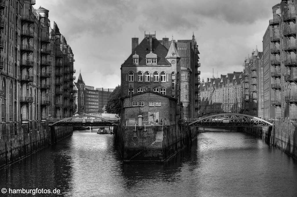 id508433_SW Hamburg | Hamburger Speicherstadt | HDR-Bild, Hochkontrastbild, High Dynamic Range Image, schwarzweiß