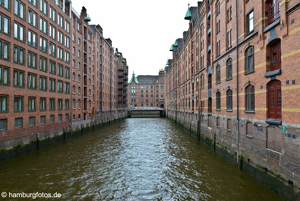 id521899 Die historische Hamburger Speicherstadt mit Wandrahmsfleet