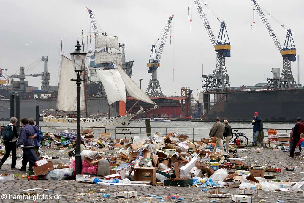 id111851 Hansestadt Hamburg | Der Hamburger Fischmarkt "danach"