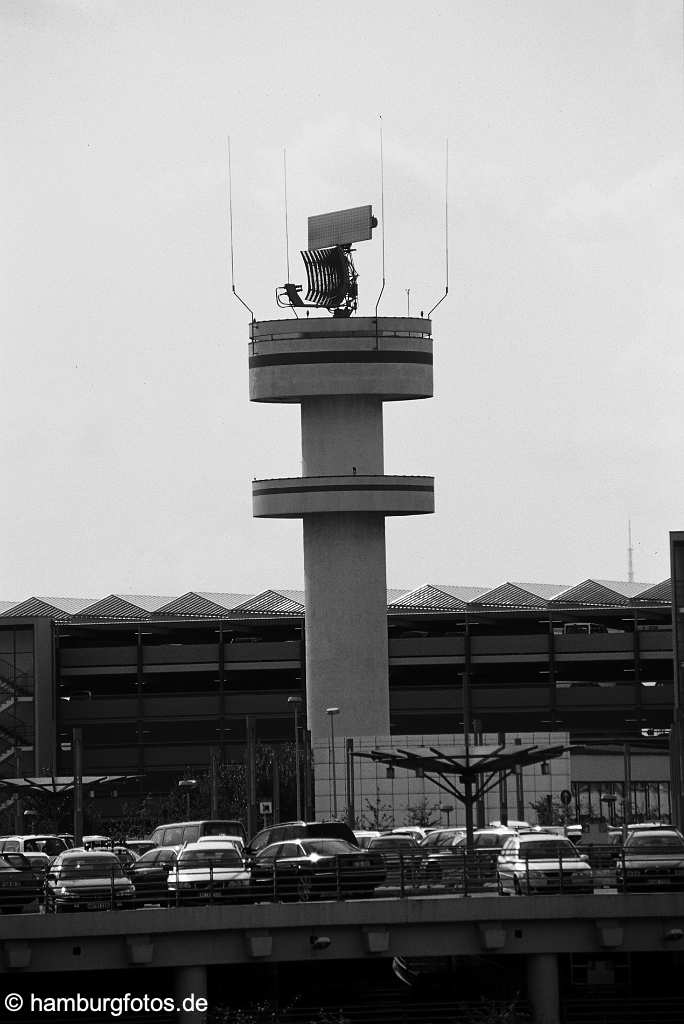 arc037 Der Radartower am Airport Hamburg.