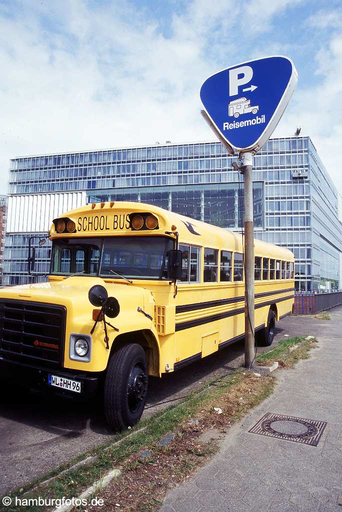 arc081 Medienstadt Hamburg, ein enlischer Schulbus zum mieten.