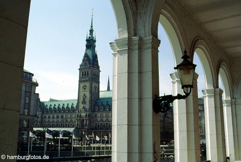 id10028 Hamburger Rathaus, Alsterarkaden