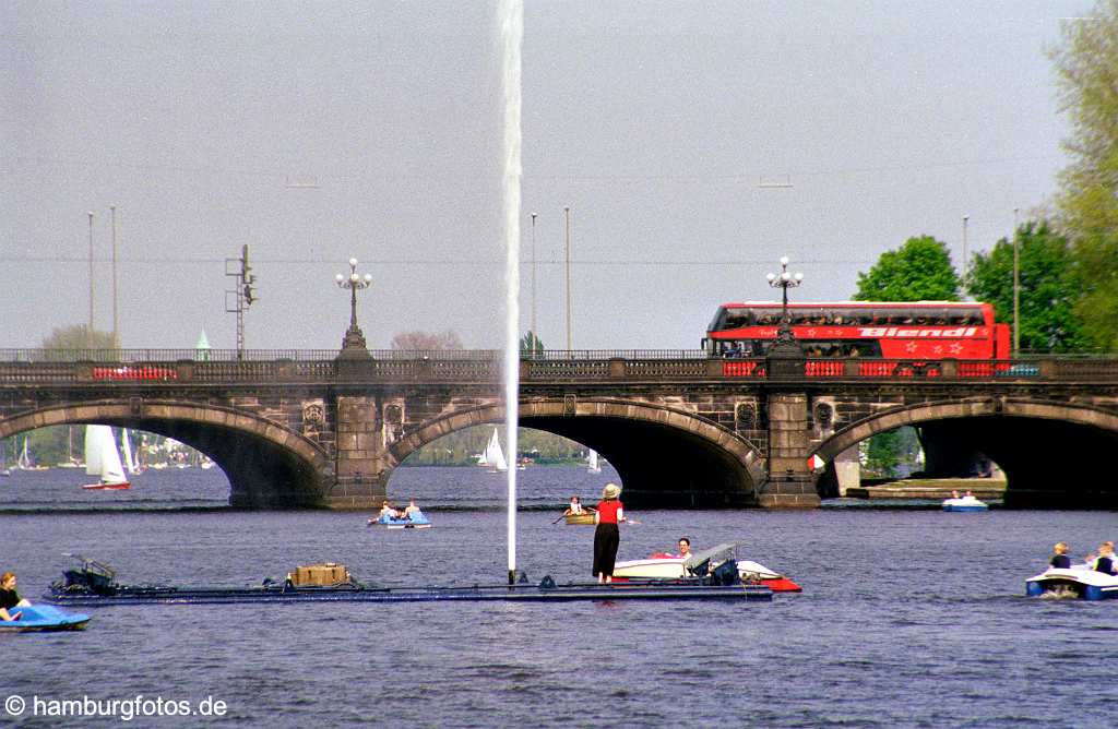 skyline016 Alsterfontaine auf der Binnenalster