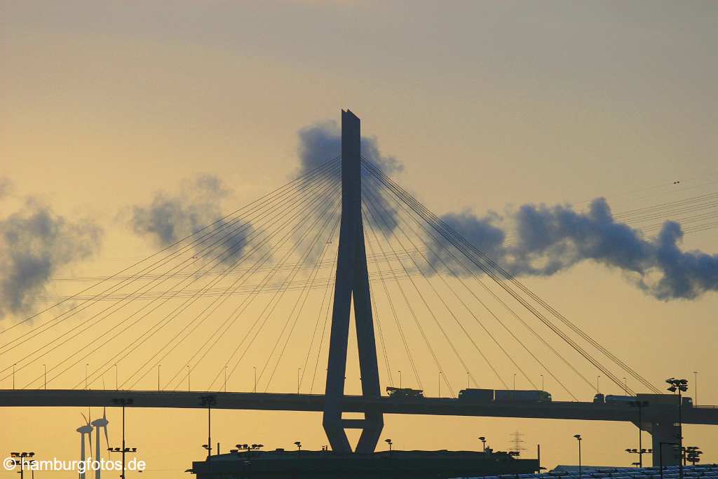 id101406 Hamburg, Hamburger Hafen, Hafencity, Brücke, Köhlbrandbrücke, Qualm, Rauch, Dunst, dunstig