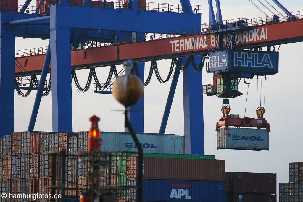 id101422 Hamburg, Hamburger Hafen, Hafencity, Container, Containerterminal, Containerumschlag, beladen, verladen, entladen, laden, Ladung