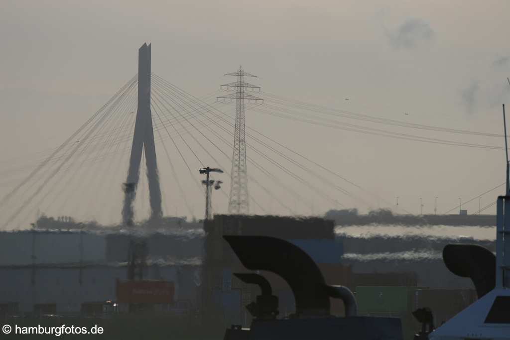 id101423 Hamburg, Hamburger Hafen, Hafencity, Brücke, Köhlbrandbrücke, Qualm, Rauch, Dunst, dunstig