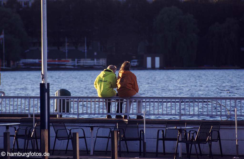 id10265 Abends an der Alster