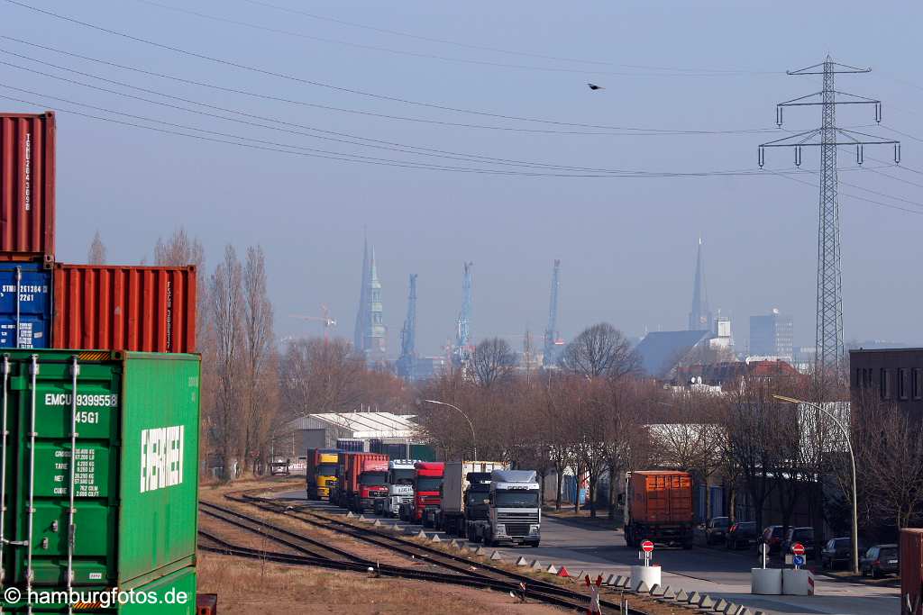 fsy_2780 HAMBURG - DIE WACHSENDE STADT | Wilhelmsburg - Elbinsel, Gartenstadt | Sprung über die Elbe | Der Reiherstieg aus südlicher Sicht | Der Blick auf Hamburg von der Neuhöfer Strasse, Container