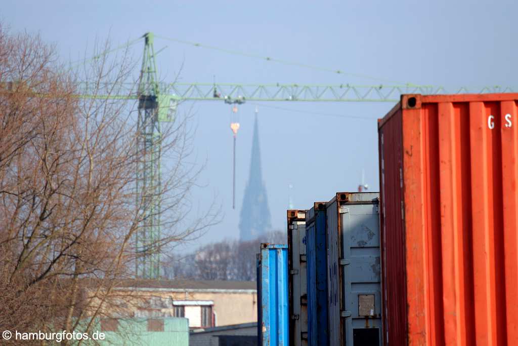 fsy_2788 HAMBURG - DIE WACHSENDE STADT | Wilhelmsburg - Elbinsel, Gartenstadt | Sprung über die Elbe | Der Reiherstieg aus südlicher Sicht | Container, Kran, St. Nikolai