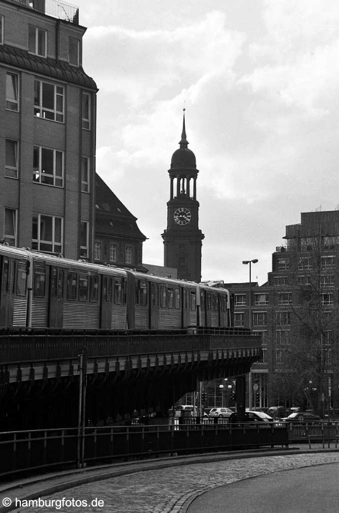 id10633 U-Bahn Rödingsmarkt