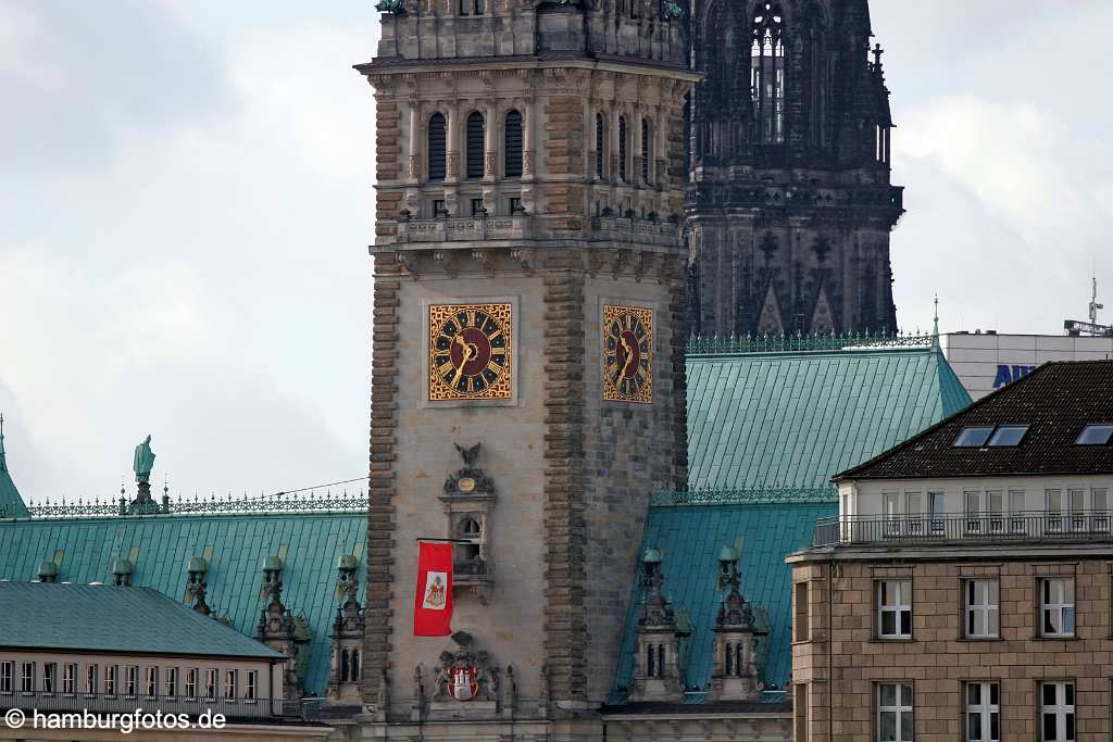 id106591 Hamburg | Altstadt, Hamburger Rathaus mit Fahne