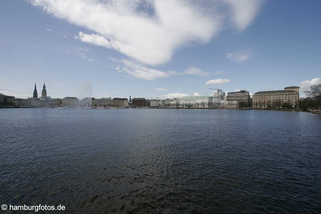 id106660 Hamburg | Blick über die Binnenalster 2006: Jungfernstieg und rechts neuer Jungfernstieg