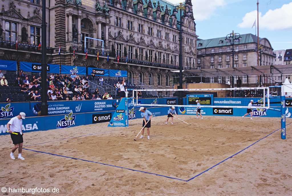 id106758 Hamburg | Beachvolleyball auf dem Rathausmarkt