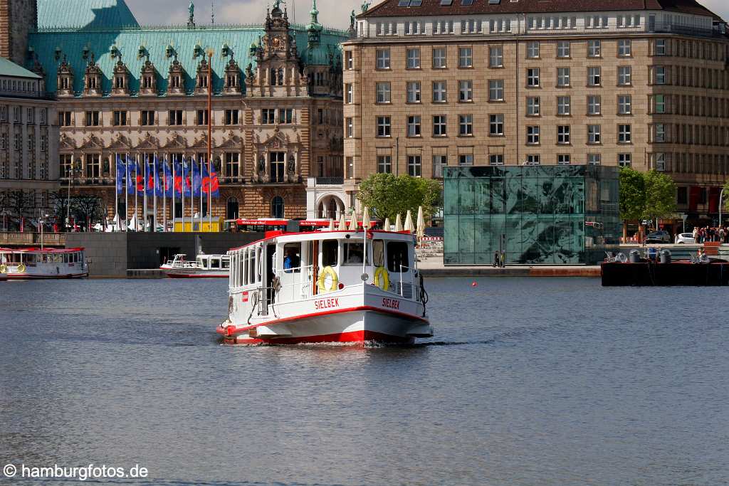 id106833 Hamburg | Binnenalster mit Alsterschiff