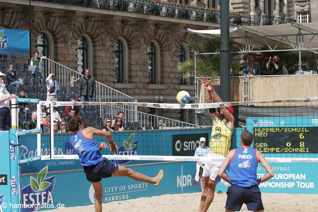 id106843 Hamburg | Beachvolleyball 2006 auf dem Rathausmarkt