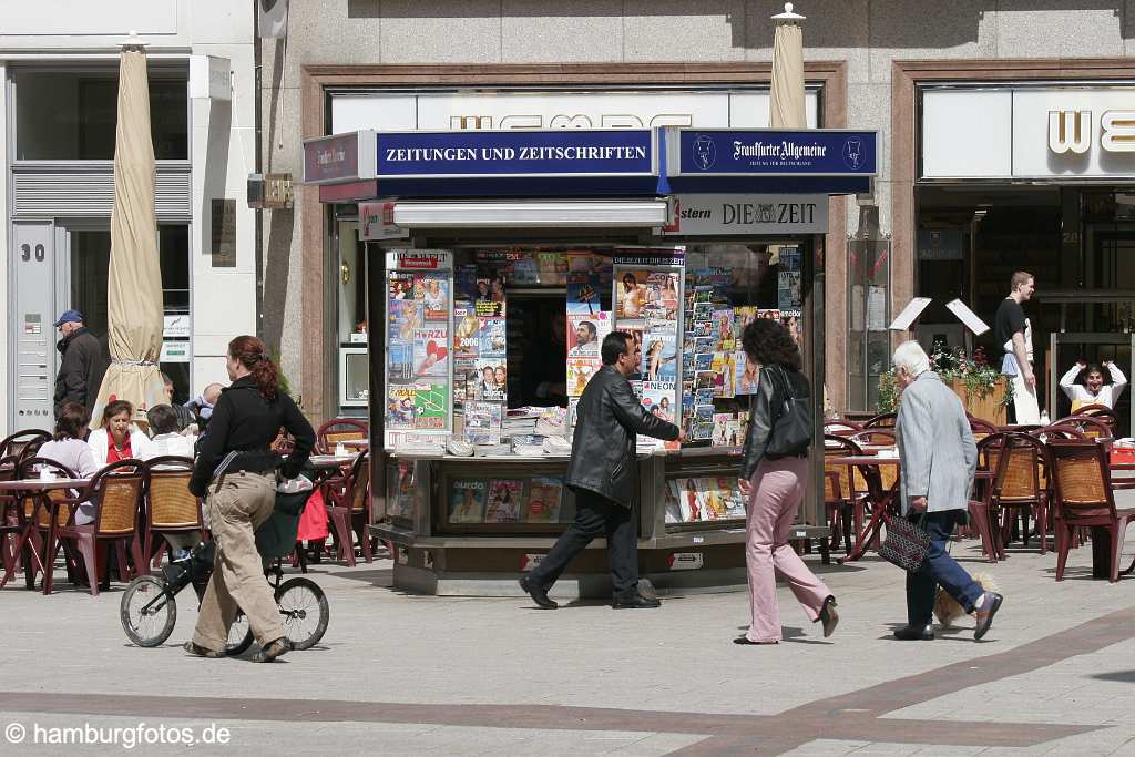 id106847 Hamburg | Zeitungsstand an der Mönckerbergstraße