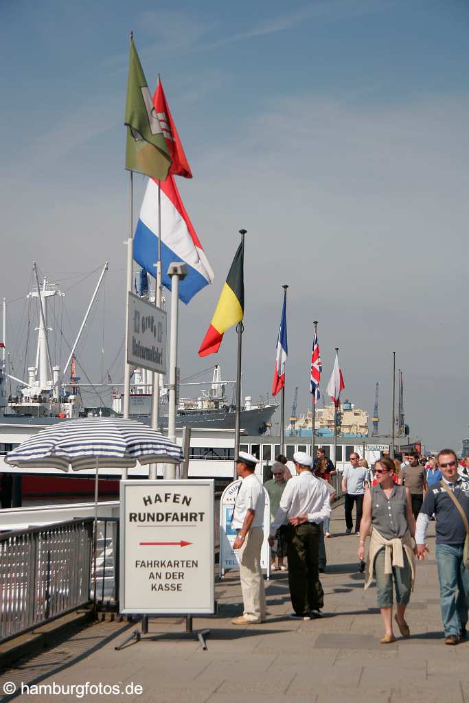 id106868 Hamburg | Hafen-Rundfahrt St. Pauli Landungsbrücken